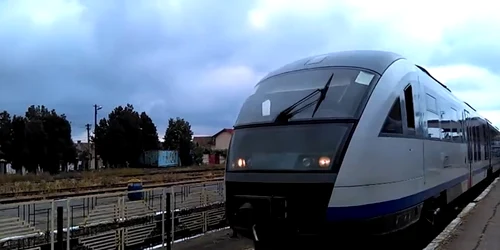 Femeie lovită în Râmnicu Vâlcea de un tren Regio care circula pe relaţia Craiova - Sibiu Foto Adevărul  