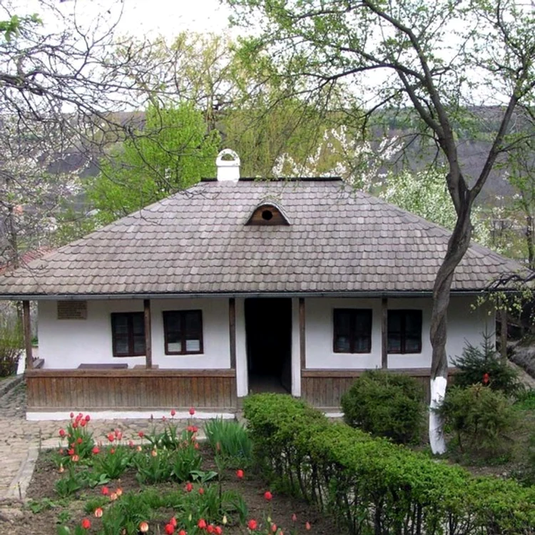 Bojdeuca lui Creangă împreună cu toată zona din jur vor fi refăcute cu peste un milion de euro, bani europeniFoto: muzeulliteraturiiiasi.ro
