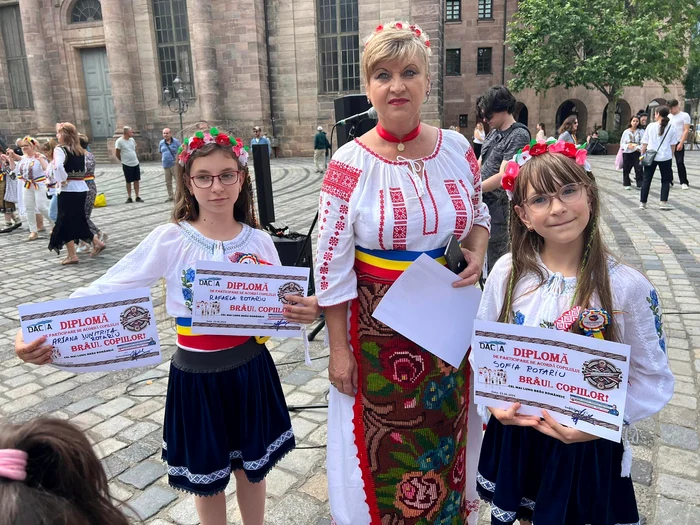 Diplome de participare pentru cele mai mici ajutoare. Foto Facebook