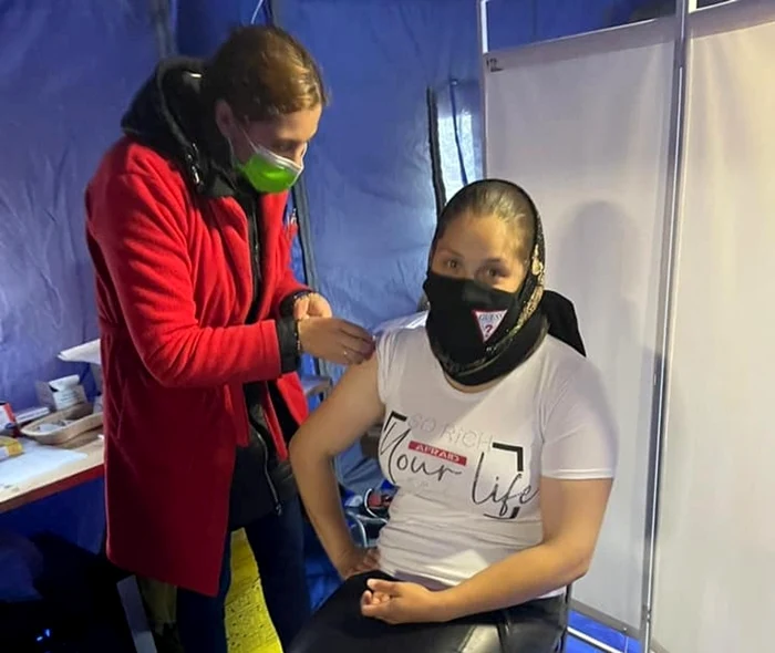 Familia primarului s-a vaccinat FOTO Facebook Merlin Ivancea