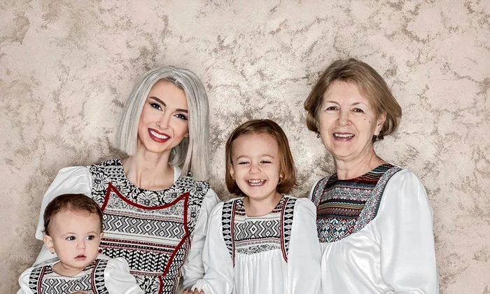 4 andreea balan si mama sa jpg jpeg