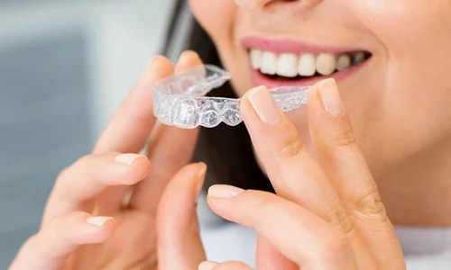 cum ai grija de dispozitivele dentare pe care le porti jpg