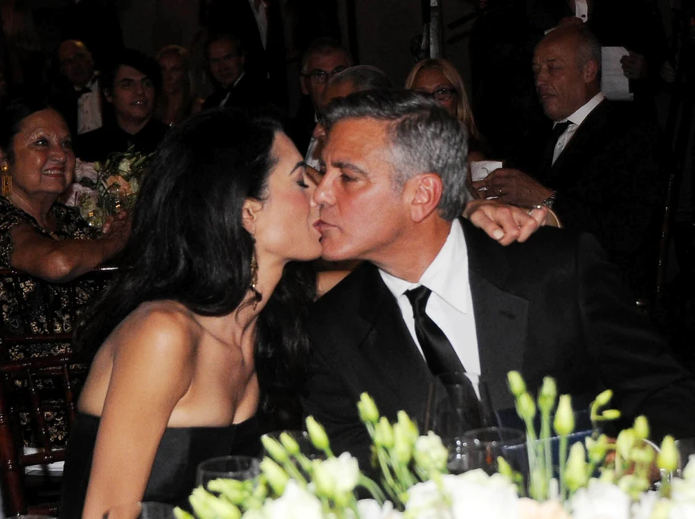 
    Clooney şi Amal se vor căsători la Veneţia. Actorul este îndrăgostit până peste cap de logodnica luiSursă foto:Splash  