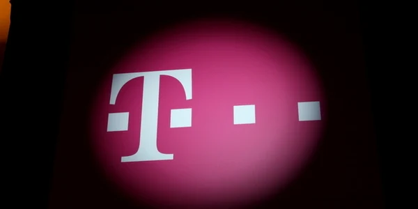 telekom logo