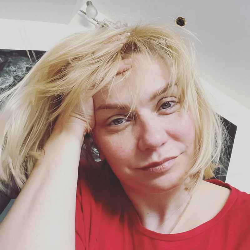  Cristina Cioran (46 de ani) încearcă să își găsească liniștea după despărțirea de tatăl fetiței sale, Alex Dobrescu