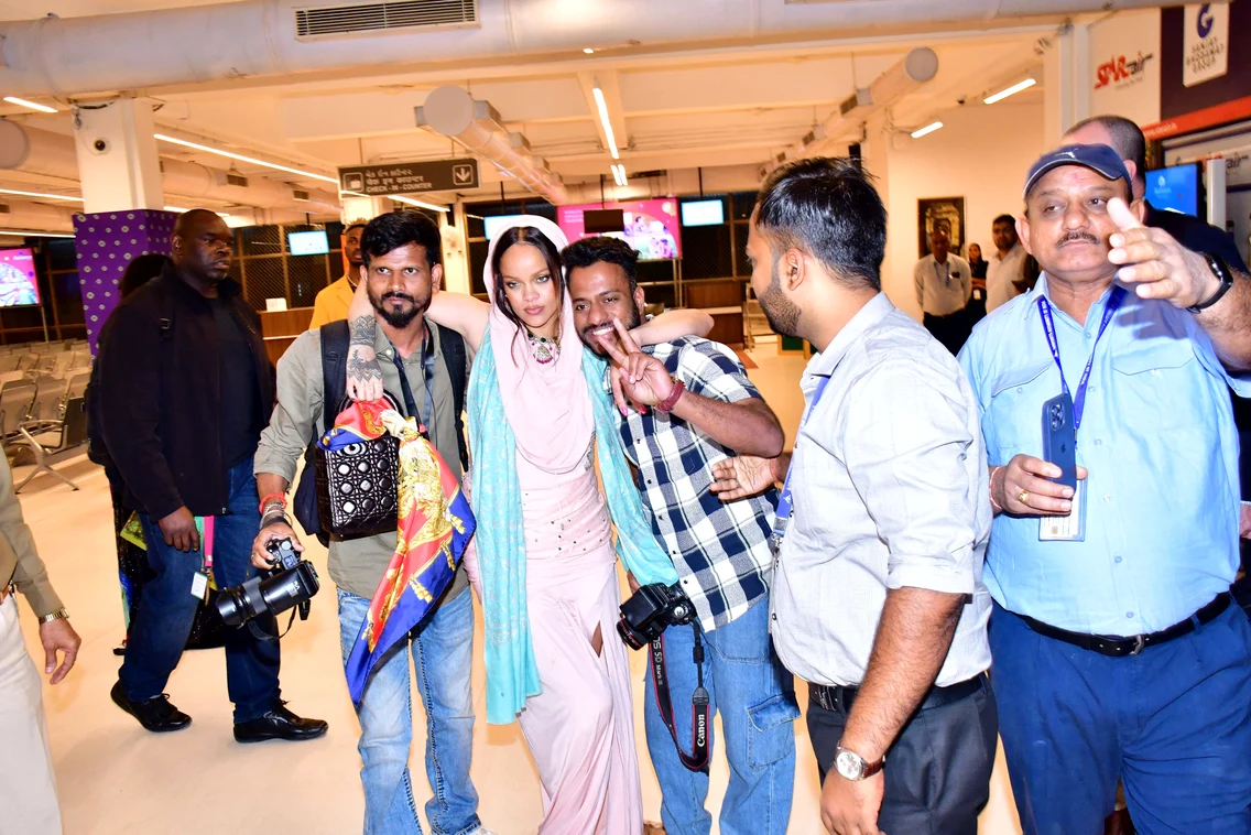 Rihanna în India, Profimedia