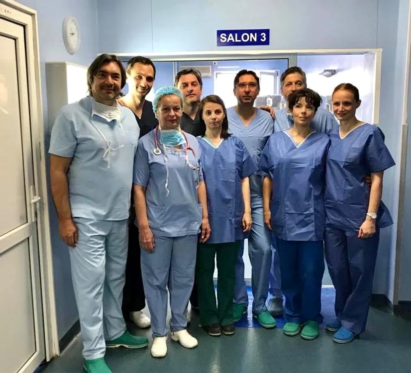 Echipa medicală de la Spitalul Sfanta Maria din Bucureşti