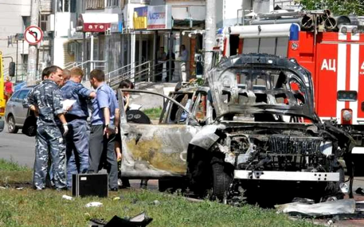 Rămășițele mașinii clericului musulman atacat în Tartastan