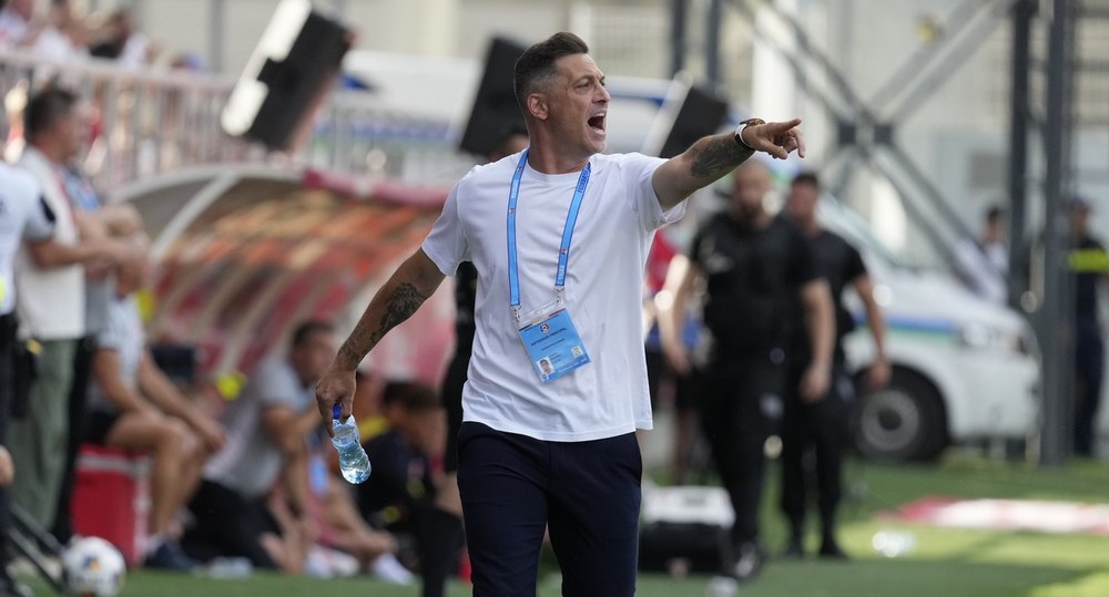 Mirel Rădoi, tupeu maxim la adresa propriului patron, după ce Craiova s-a făcut de râs la Sarajevo