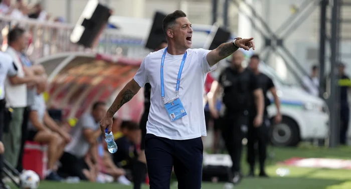 Mirel Rădoi, singurul care se vede în măsură să facă analize fotbalistice. Foto Sportpictures