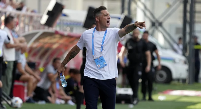 Mirel Rădoi, un car de nervi la meciul cu Petrolul. Foto Sportpictures