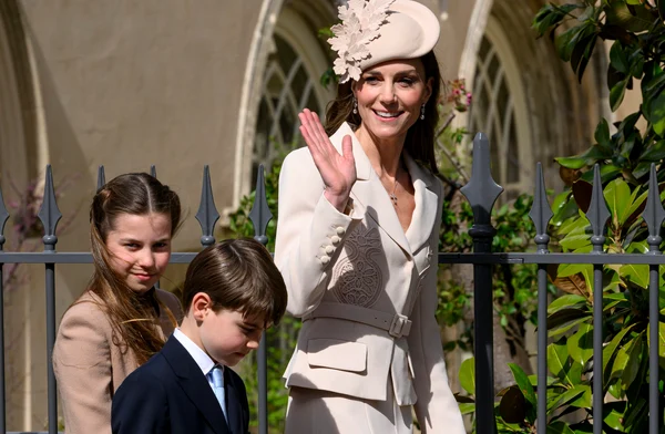 Kate Middleton cu Charlotte și Louis  foto   profimedia 1088833602 jpg
