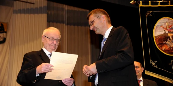 Hainz Gunther Hush decorat de şvabii bănăţeni Foto