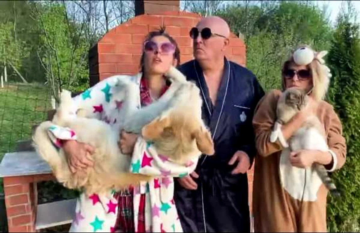 cotimanis si familia clip 01
