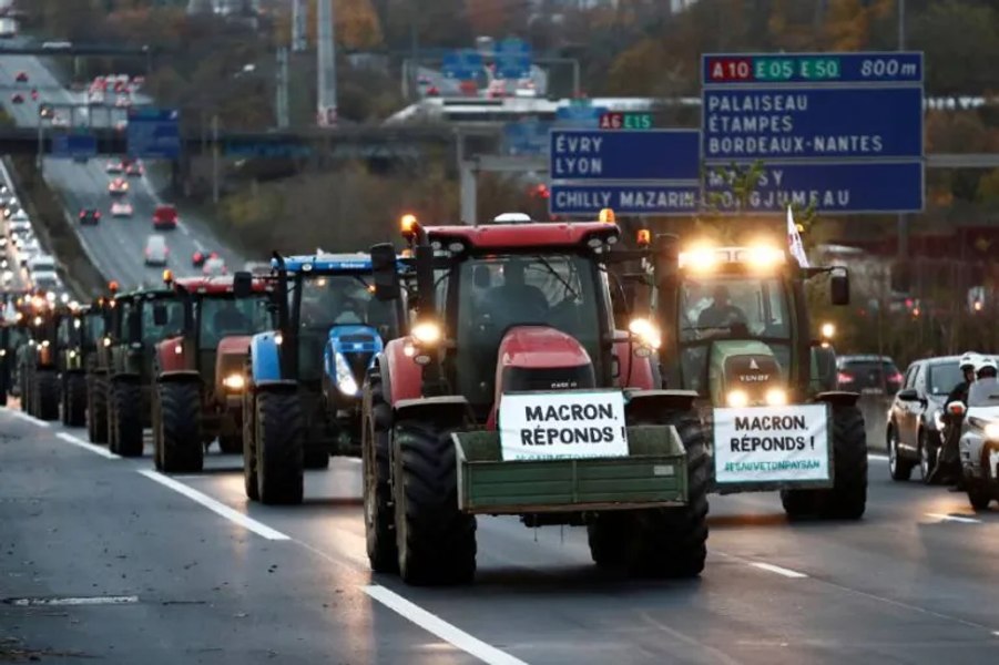 Revoltele agricultorilor între sindicate, politicieni, societate civilă și miza electorală europeană