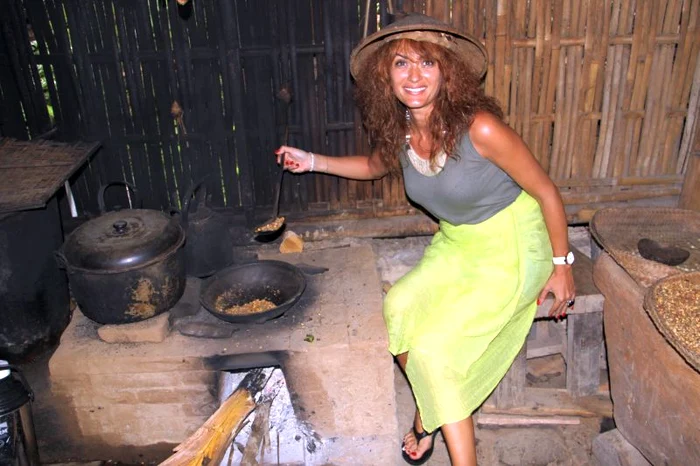 Anca Ţurcaşiu, vacanţă în Asia. (Foto: arhiva personală)