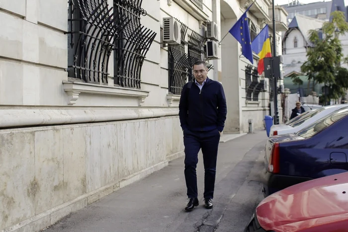 Victor Ponta soseşte la sediul Înaltei Curţi de Casaţie şi 
Justiţie în Bucureşti vineri 14 octombrie 2016 FOTO Inquam Photos Octav 
Ganea