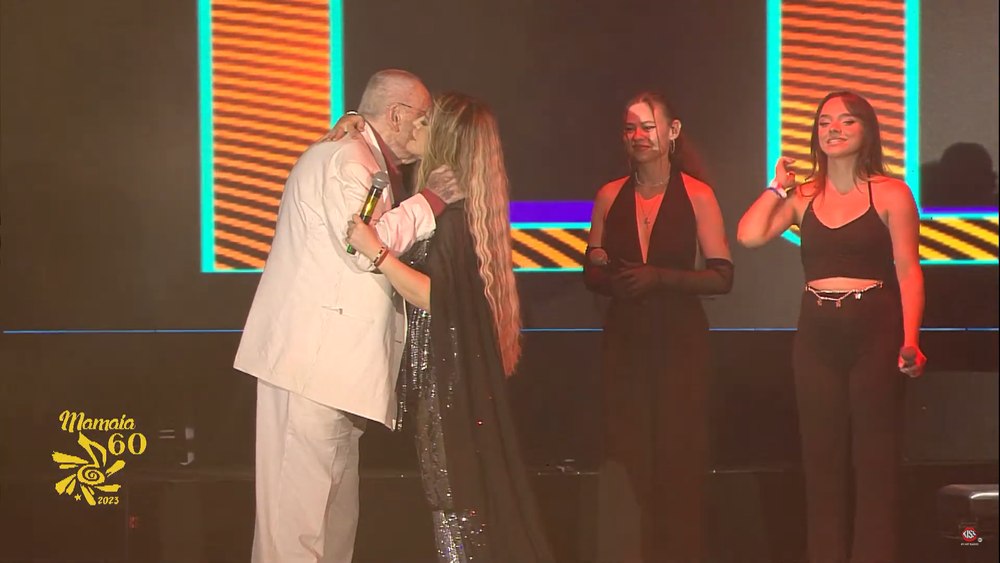 Loredana, omagiu tulburător pentru Horia Moculescu, la Mamaia. S-a așezat în genunchi și i-a sărutat picioarele FOTO VIDEO
