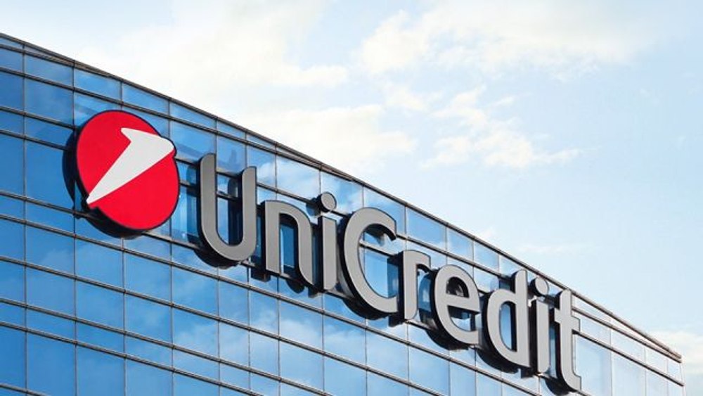 Tranzacţia prin care UniCredit preia pachetul majoritar de acţiuni al Alpha Bank România a fost finalizată. Ce trebuie să știe clienții