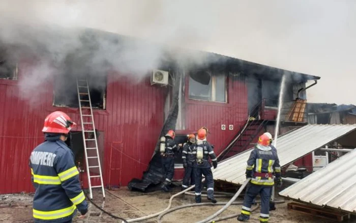 Pompierii au intervenit de urgenţă FOTO: ISU Bacău