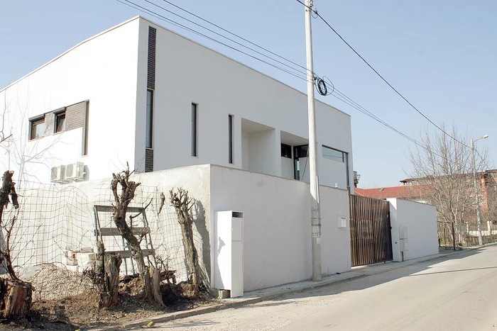 După 9 ani de iubire, Andreea Bălan şi Keo  şi-au construit un duplex de 250.000 € în Băneasa. Au terminat casa, apoi s-au despărţit