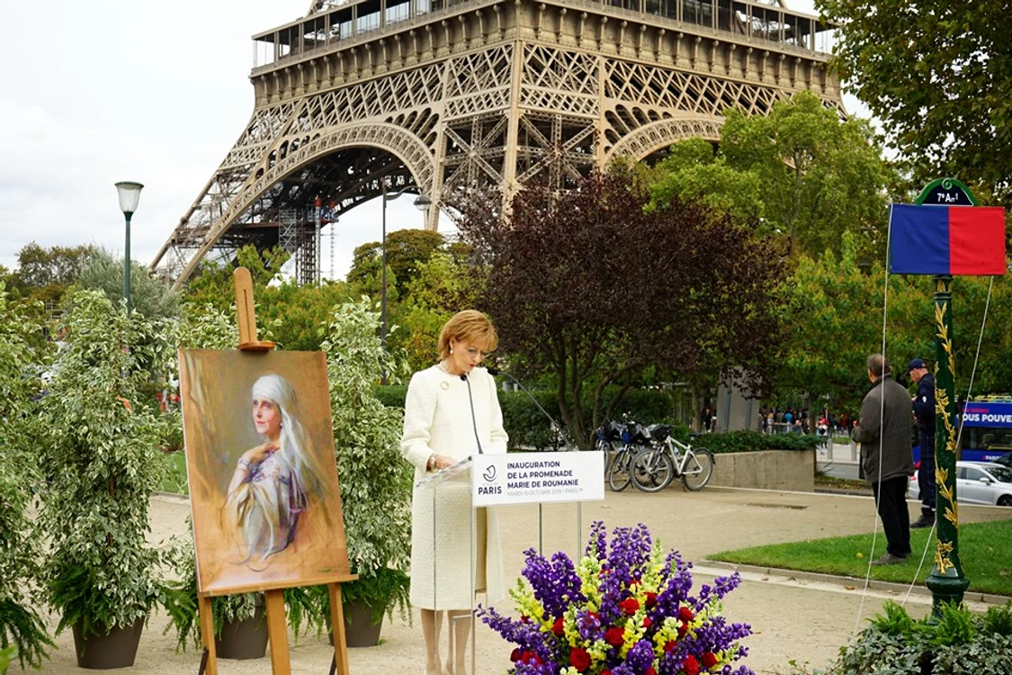 
    Majestatea Sa Margareta, Custodele Coroanei, strănepoata Reginei Maria, a fost prezentă la inaugurarea aleii din Paris care, de marți, poartă numele străbunicii saleFoto: facebook.com  