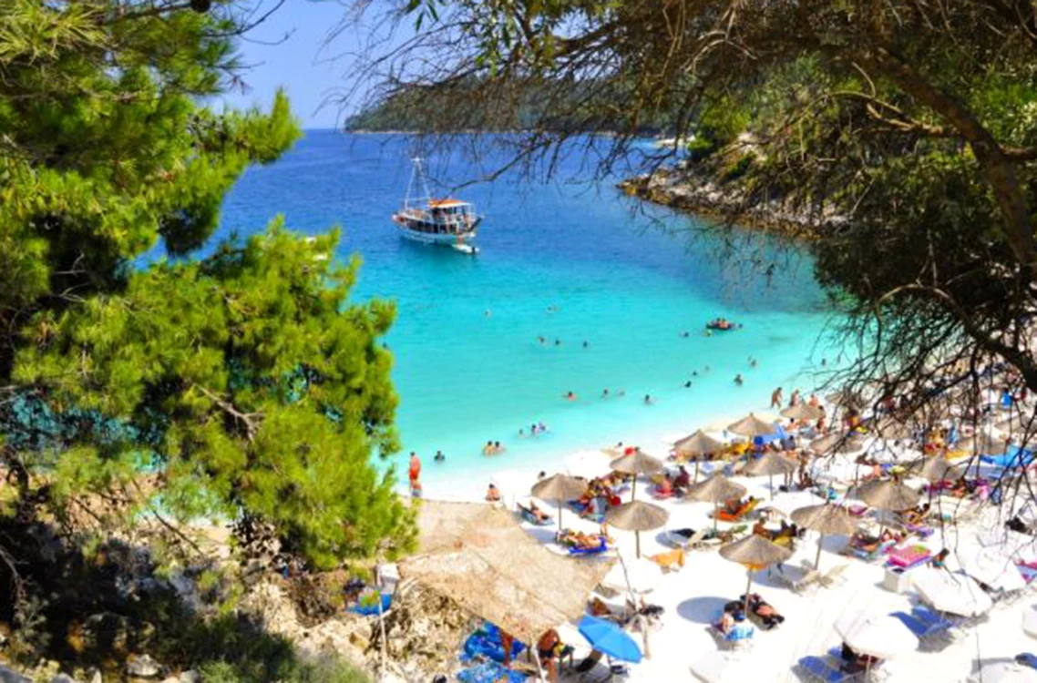 Insula Thassos, preferată de români pentru că se ajunge foarte repede cu mașina