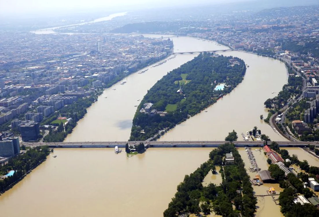 Nivelul Dunării a ajuns duminică după-amiază la aproape 9 metri. (Foto: Reuters)