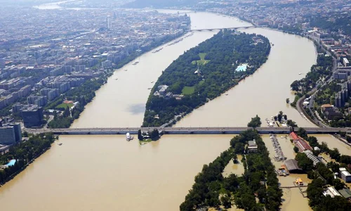 Nivelul Dunării a ajuns duminică după amiază la aproape 9 metri  (Foto: Reuters) jpeg