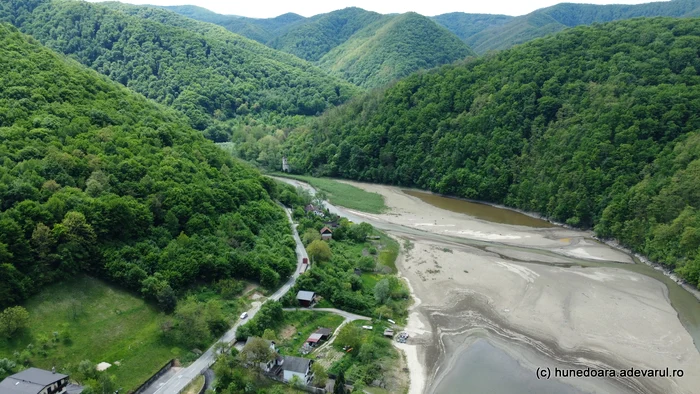 Lacul Cinciș din Hunedoara în amonte. Foto: Daniel Guță. ADEVĂRUL