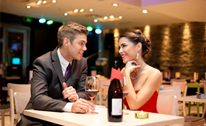 
    Doar școlarii din clasele primare și cei din anii terminali mai vin în bănci  