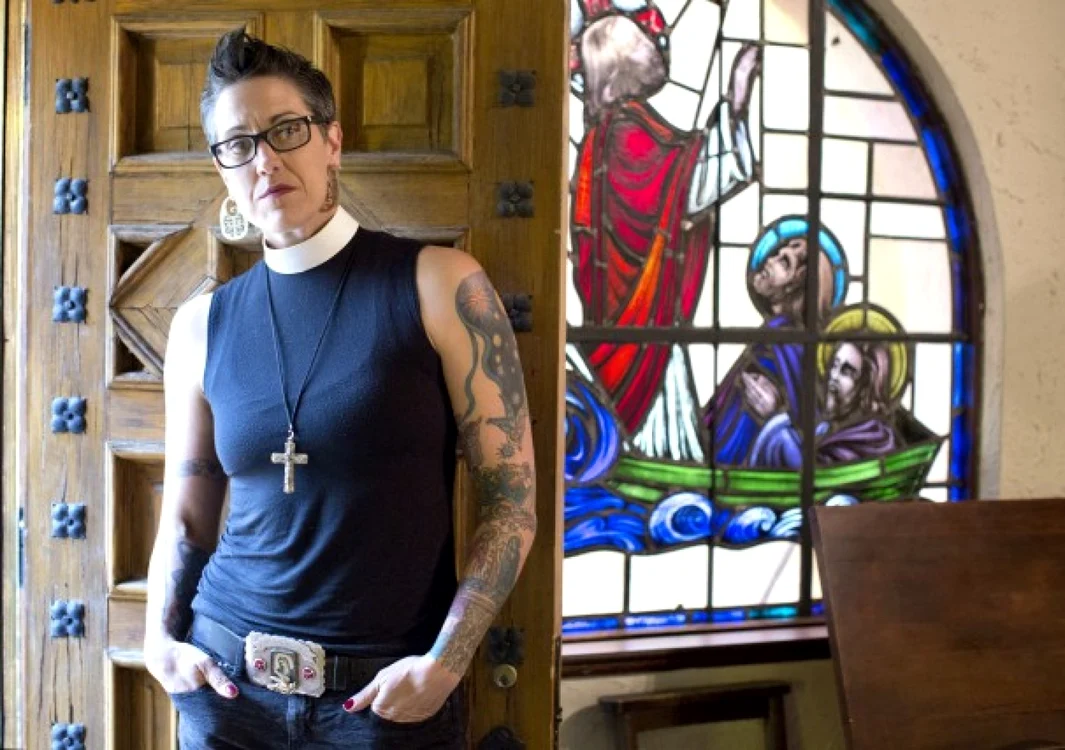 Nadia Bolz-Weber este conducătoarea bisericii Toţi Păcătoşi şi Sfinţi din Denver. FOTO: The Washington Post