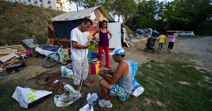 Amnesty International precizează că romii au făcut, în 2015, obiectul ami multor evacuări forţate FOTO Reuters