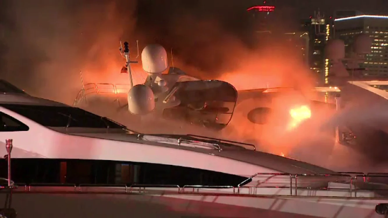 Yacht-ul lui Marc Anthony a fost mistuit de flăcări 
