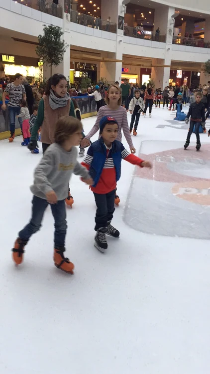 Maximus Prigoană, la patinoar