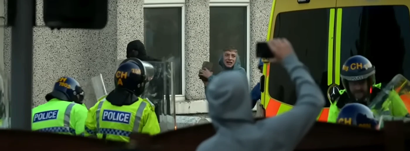 Sute de britanici au fost arestați. FOTO: Captura BBC
