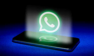 Aplicație Whatsapp pe smartphone FOTO Shutterstock jpg