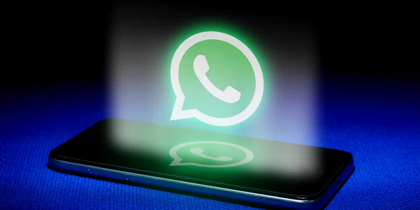 Aplicație Whatsapp pe smartphone  FOTO Shutterstock jpg