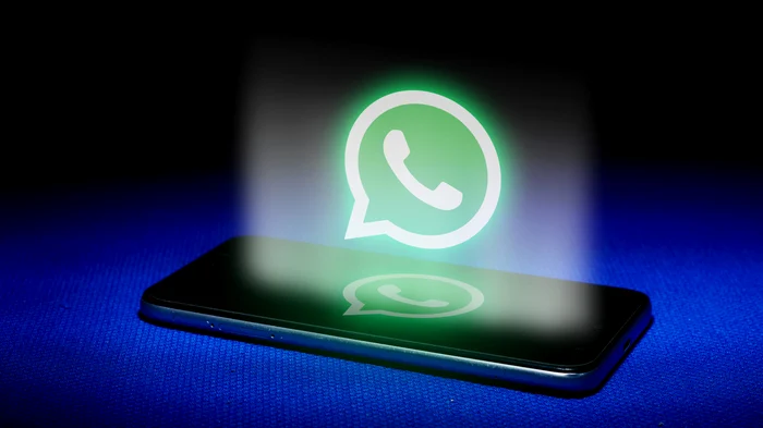 Aplicație Whatsapp pe smartphone. FOTO Shutterstock