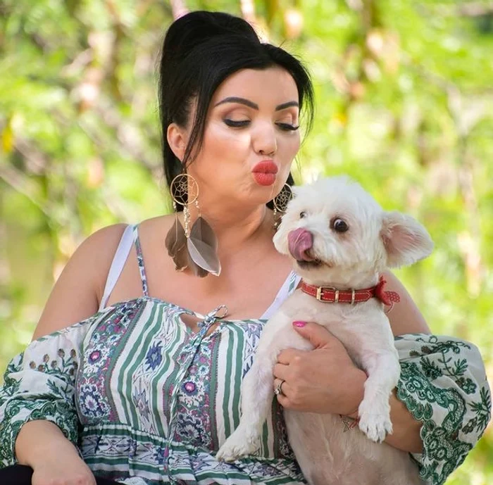 
    Adriana Bahmuțeanufoto: arhivă personală  