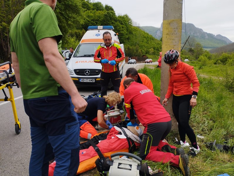 Motociclist de doar 21 de ani, decedat în accident rutier. S-a izbit cu motocicleta de un stâlp în zona Rimetea din Alba