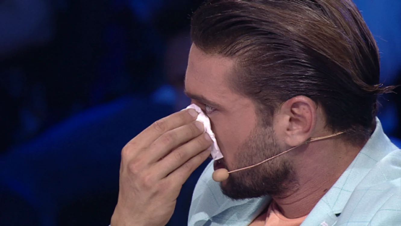 Dorian Popa a izbucnit în lacrimi la interpretarea piesei în genul fado a Andreei