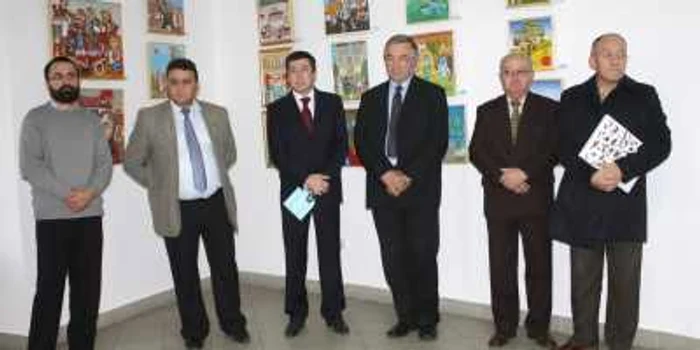 Piteşti: Expoziţia de Artă Naivă de la Piteşti a adunat lucrările a 69 de artişti