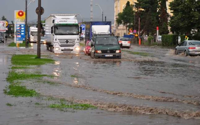 Marţi este în vigoare un cod galben de furtună FOTO Adevărul