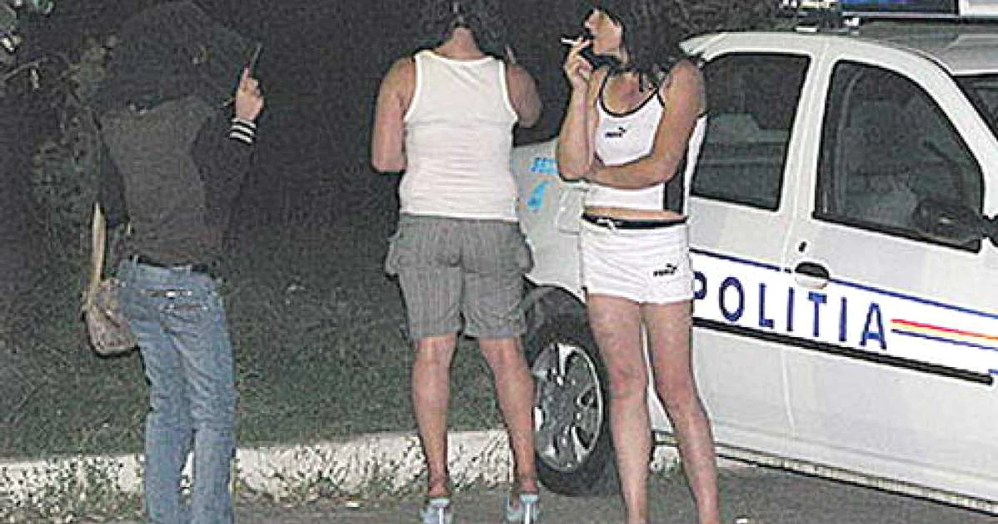 Proxeneţii exploatau sexual tinere