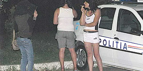 Proxeneţii exploatau sexual tinere