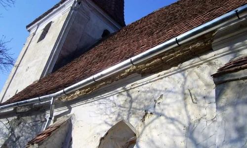 Lucrări neautorizate la biserica cu statut de monument istoric din Vulcan jpeg