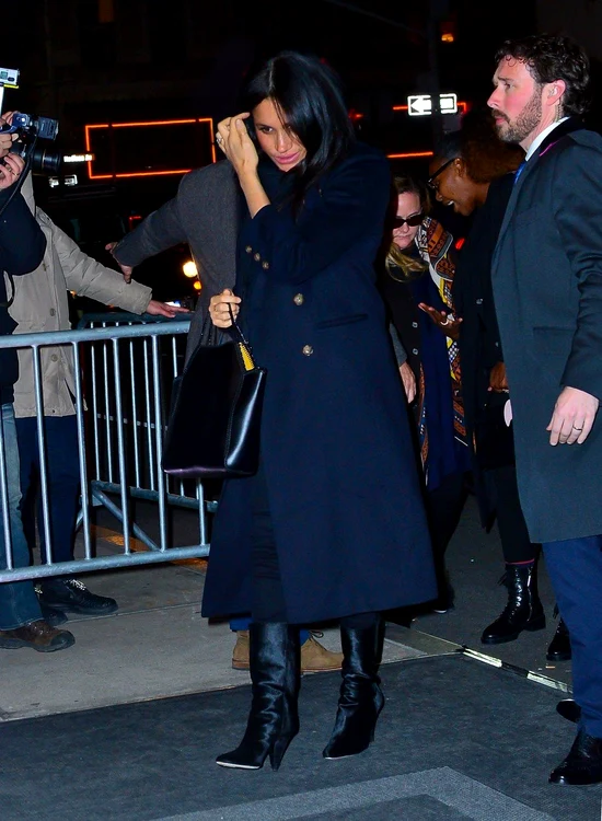 Meghan Markle a purtat același pardesiu bleumarin pe care l-a purtat în prima zi de Crăciun