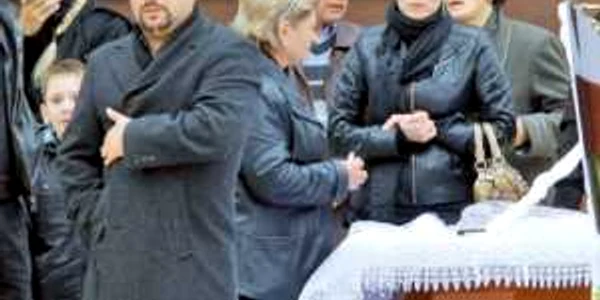 Bogdan Mararu şi-a condus fratele la Roznov, unde va fi înmormântat