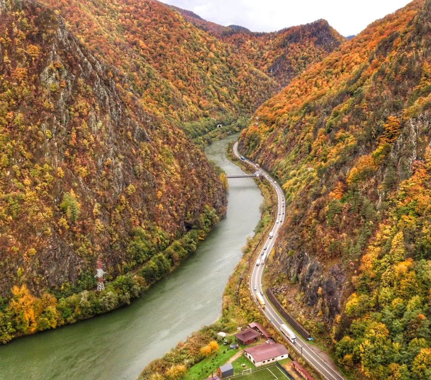 Defileul Oltului - Vâlcea Foto Denis Fişcă